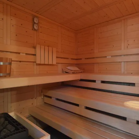 Casa de Férias Comfy In With Sauna Terrace Bbq