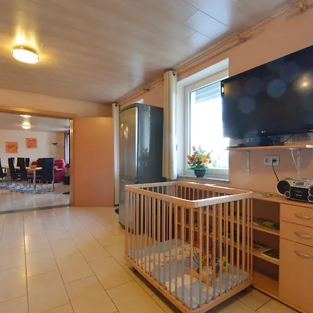 Vakantiehuis Comfy In With Sauna, Terrace, Bbq