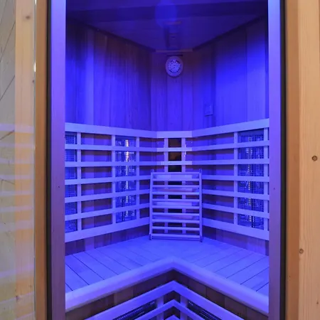 펜션 Comfy In With Sauna, Terrace, Bbq 부르그로랜드